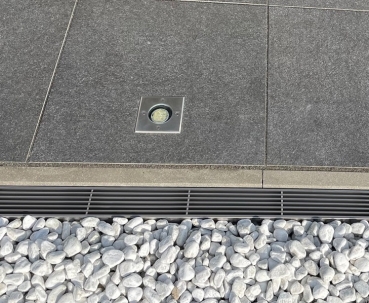 Entwässerungsrinne Edelstahl 1 Meter mit Ablaufstutzen superflach Rost Längsstabrost, System 35/80